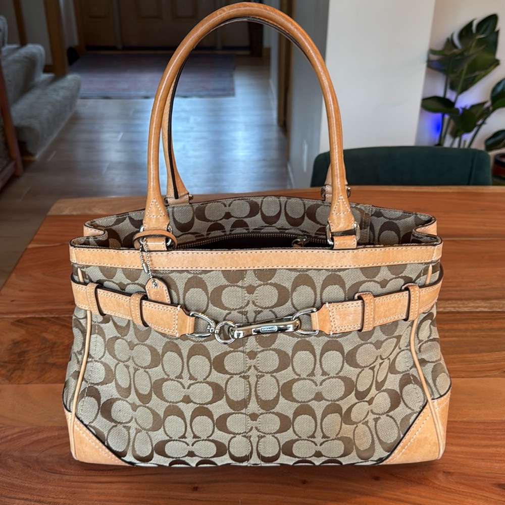 Coach Signature Hampton Tote